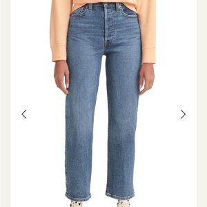 Levi’s Ribcage Straight Ankle Jeans